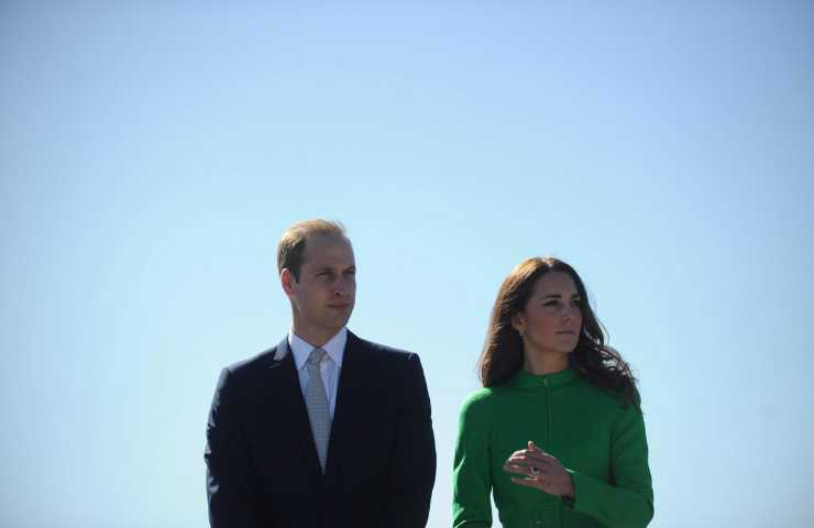 william e kate con sfondo azzurro