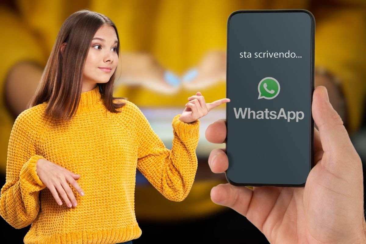 Ragazza indica scritta WhatsApp-