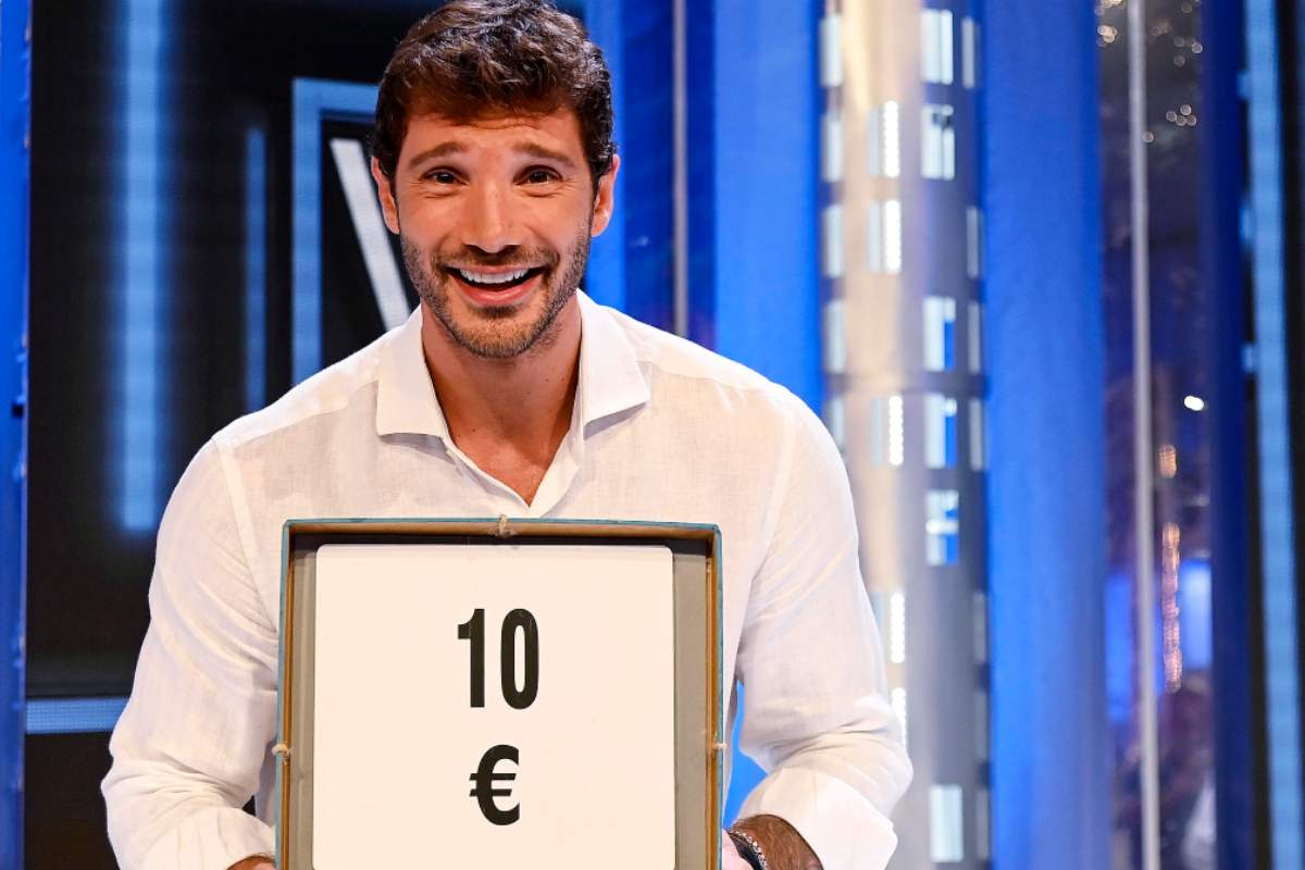 stefano de martino ad affari tuoi